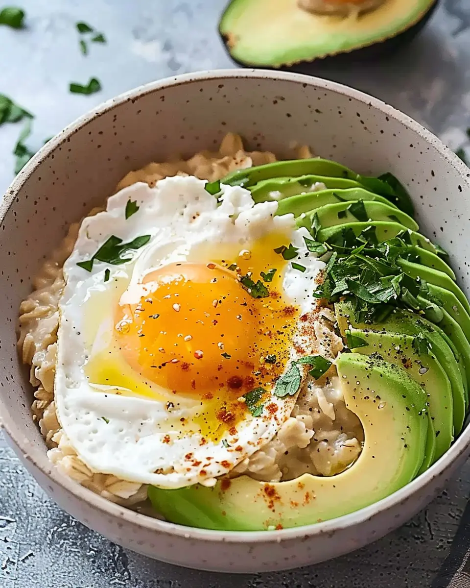 Breakfast Bowl Recipes: Easy Savory Avocado Oatmeal Delight